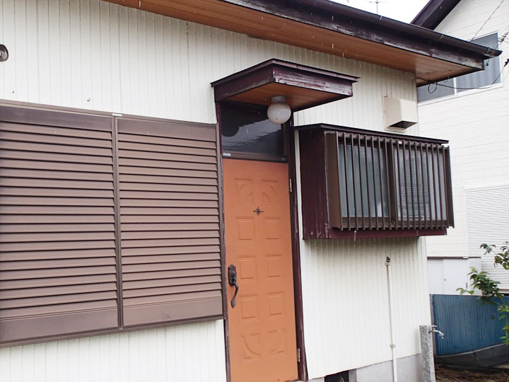 木更津市久津間にてスレート屋根に苔が発生！塗装工事のご相談