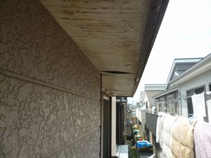 霧除け交換と軒天張替え　木部塗装工事　船橋市三咲　