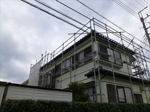 外壁塗装工事と棟漆喰増し詰め工事完工間近｜四街道市　Ｙ様邸