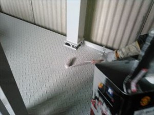 改修工事、中塗り作業｜千葉市