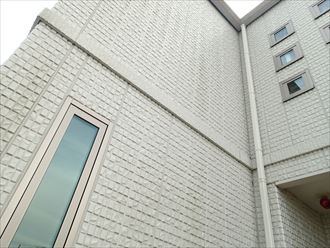 千葉市稲毛区の外壁塗装苔の発生に強い超低汚染塗料での塗装提案