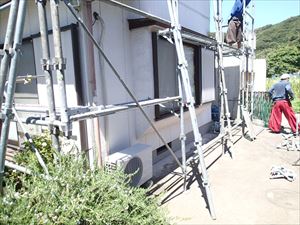 塗装できる瓦材の塗装　足場架設～下塗り　富津市