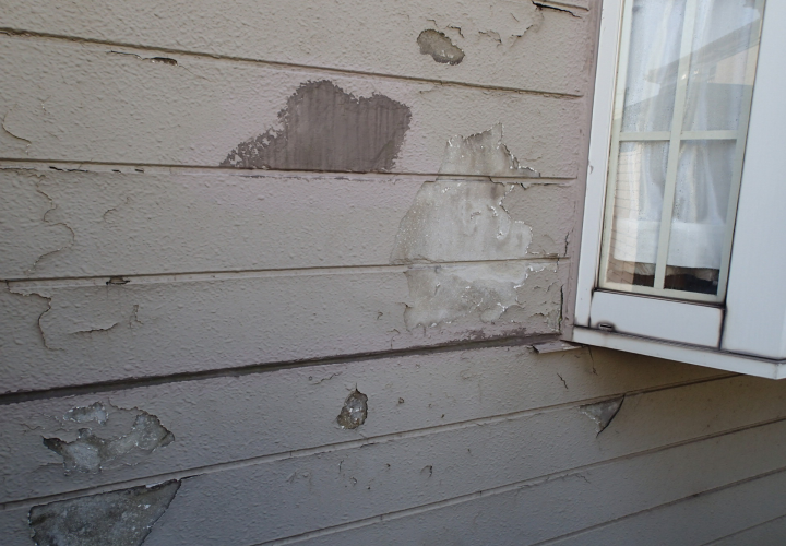 外観が悪くなるだけじゃない！外壁の塗膜剥離が起こる原因とリスクを解説