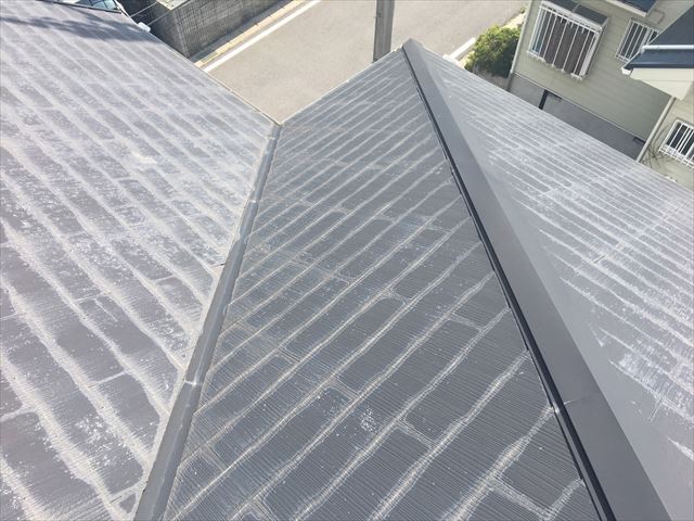 屋根の塗膜劣化です