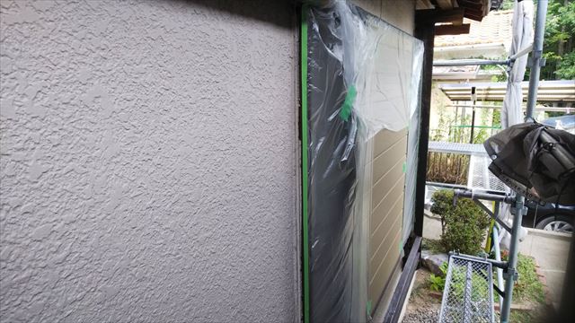 春日井市、外壁の下塗り