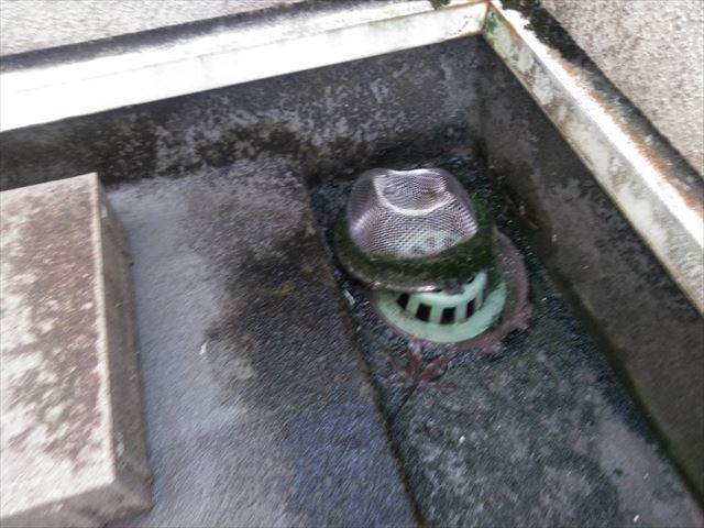 既存のベランダの排水溝