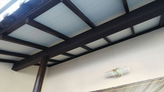 玄関天井の塗装