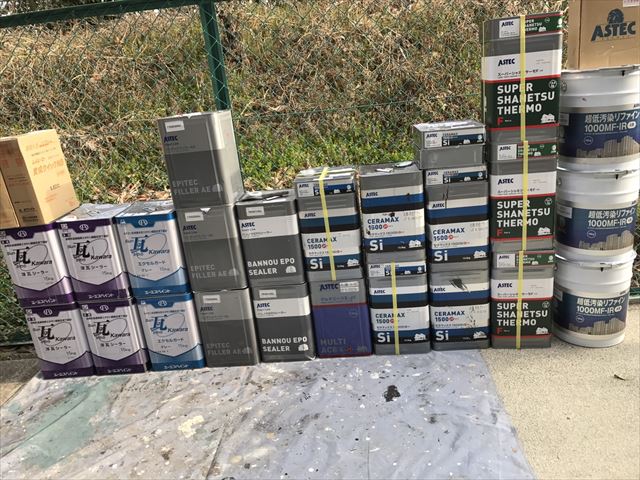 春日井市篠木町で、サン瓦シーラーで屋根の下塗り塗装を行います