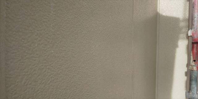外壁の下塗り１回目、完了