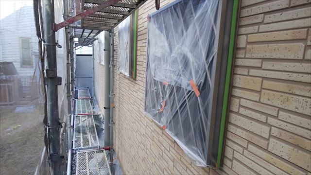 春日井市熊野町北で、屋根はガルバの葺き替え、外壁はクリヤー