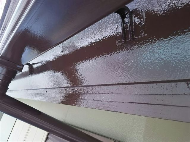 破風板の塗装です