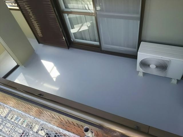 春日井市押沢台で物置の塗装とリボール式防水が完了しました。