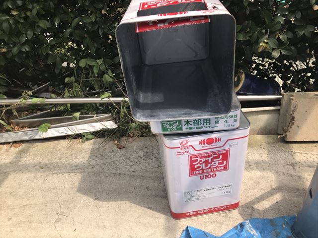 春日井市大泉寺町でファインウレタンで木部の軒天を塗装しました。
