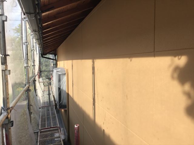 春日井市、外壁の中塗り完了