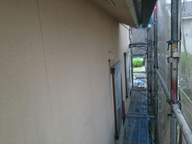 小牧市大山で外壁の下塗り２回目を行ないました。