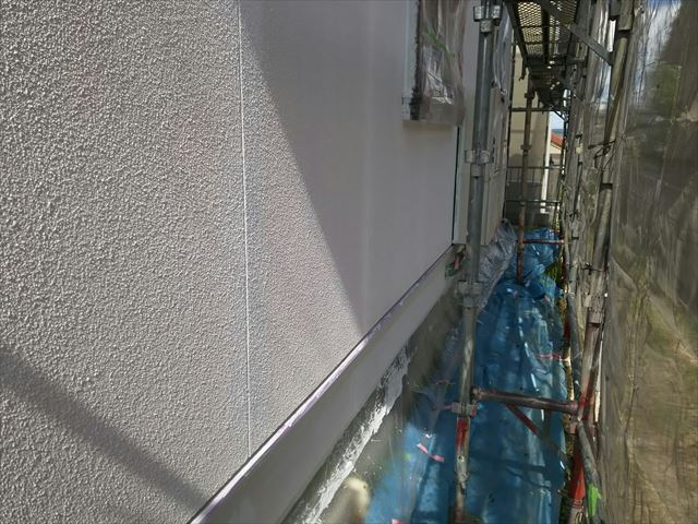 外壁の下塗り２回目完了です