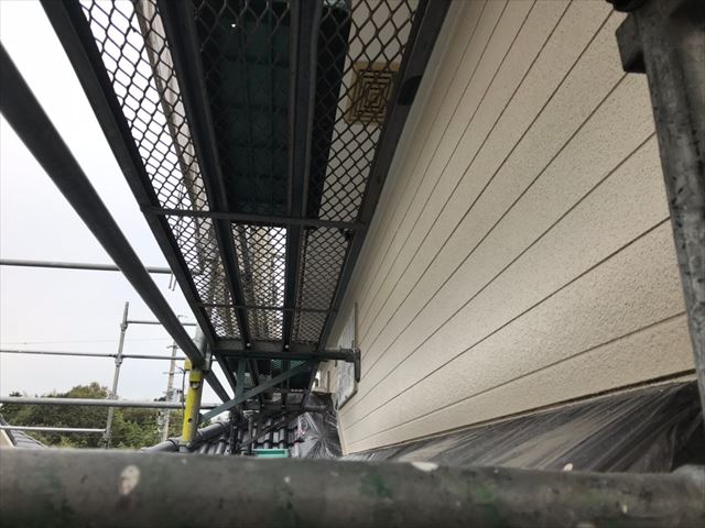 外壁の上塗り塗装です
