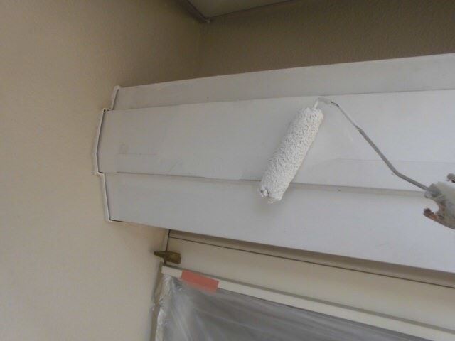 柱の塗装です