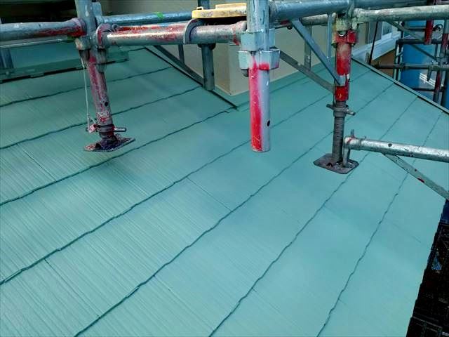 屋根の上塗り塗装、完了