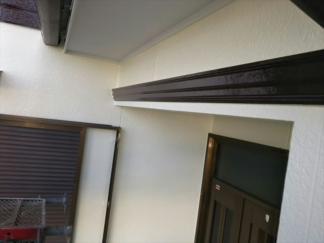 幕板の塗装です