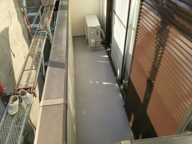 トップコートで仕上げ塗装