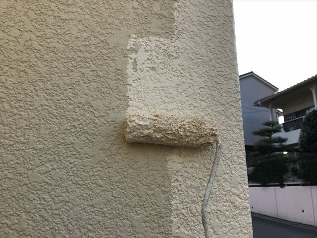 車庫の上塗り塗装です