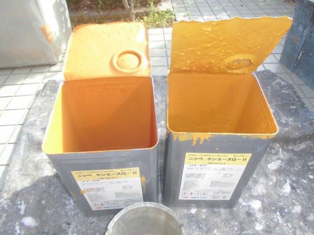 軒天の塗料です