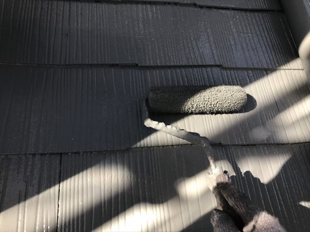 下屋根の塗装です