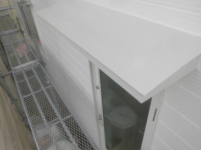 春日井市玉野町で、弱溶剤形二液上塗材塗料で付帯部の塗装です。