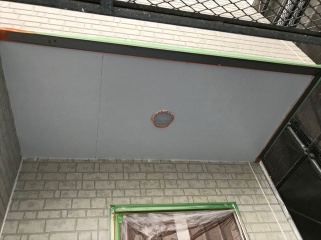 軒天井の塗装です