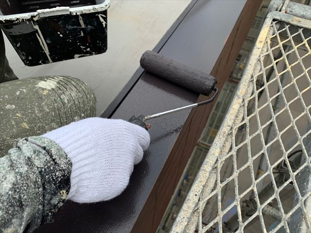 屋根の塗装です
