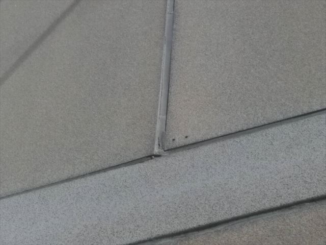 外壁の色褪せです