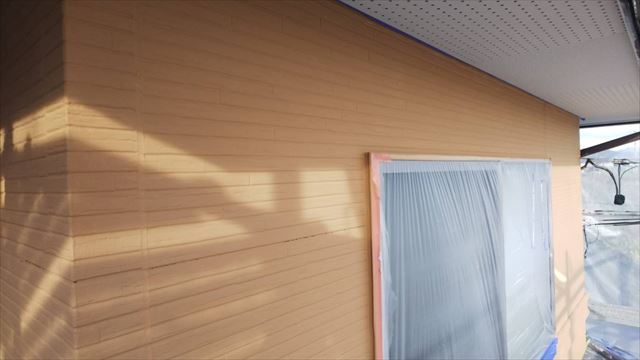 外壁の上塗りです
