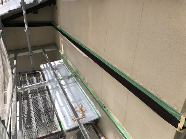 外壁の中塗り