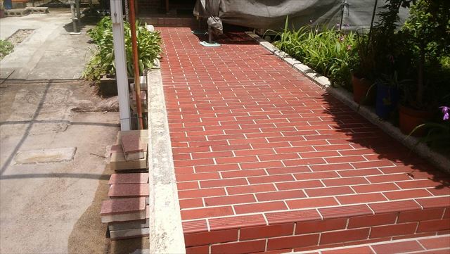 春日井市明知町で、外壁塗装工事が始まります。
