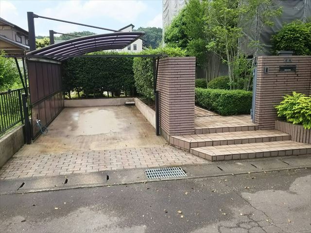 駐車場の洗浄です