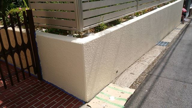春日井市明知町で、エクスファイン艶消塗料でブロック塀塗装です