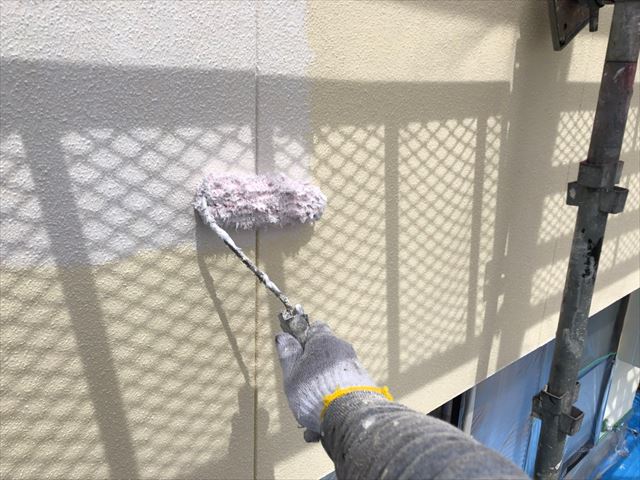 外壁の下塗り2回目です