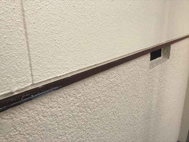 外壁の中塗り塗装、完了です