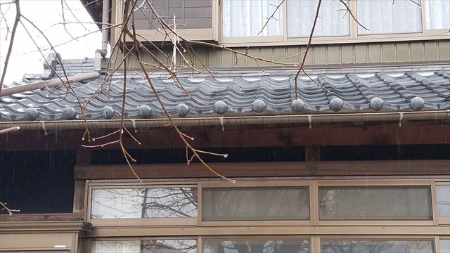 瓦屋根