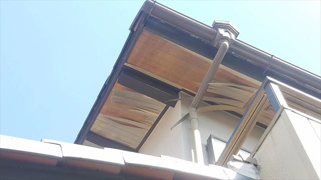 軒天の剥がれ
