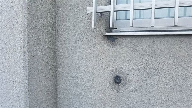 配管の穴