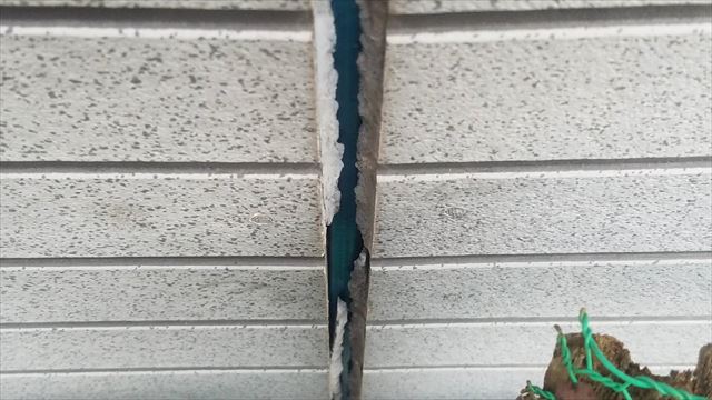 春日井市篠木町の初めての外壁塗装。ベランダ防水も現地調査。