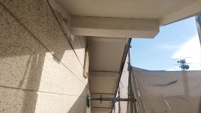 春日井市、軒天の塗装