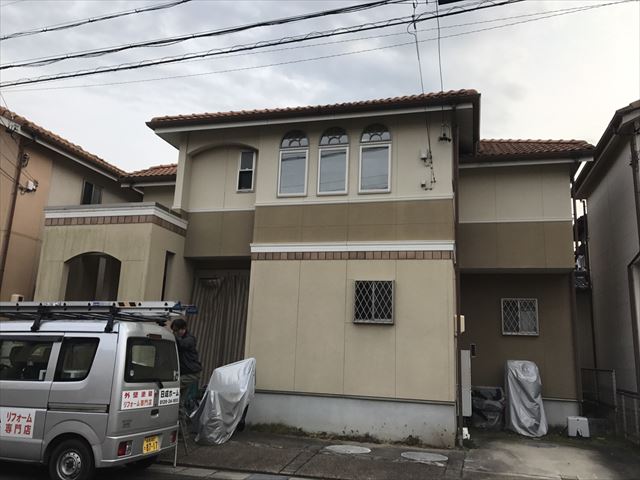 春日井市坂下町で、屋根・外壁のバイオ洗浄を行いました。