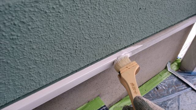 水切りの塗装です