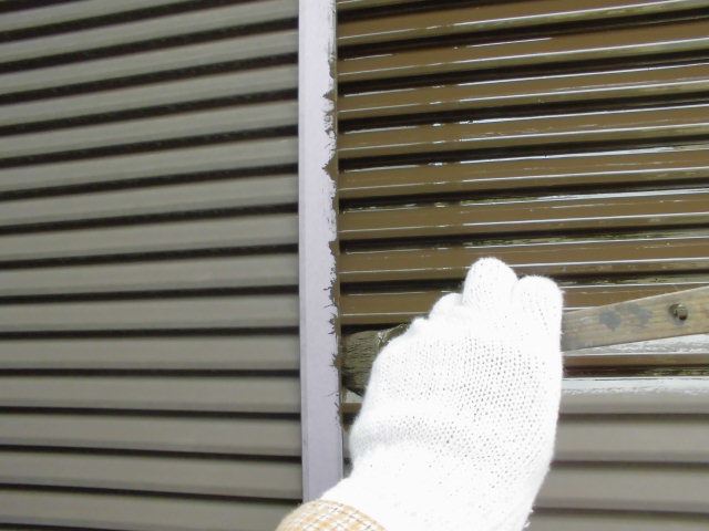 雨戸の塗装です