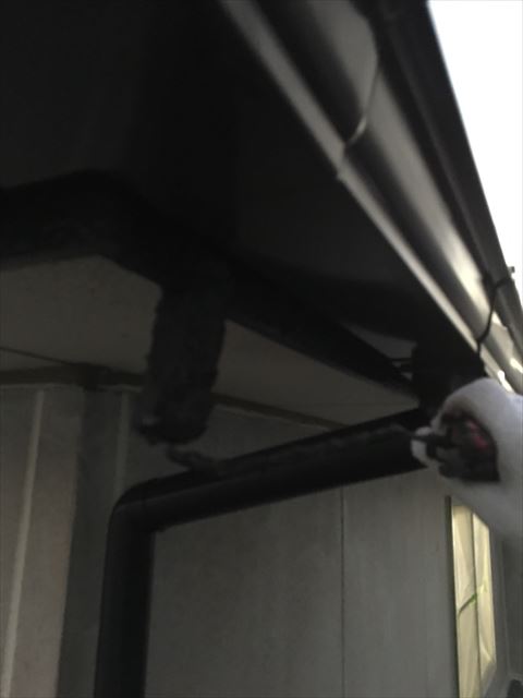 春日井市高座台で仕上げの付帯部分の塗装を行ないました。