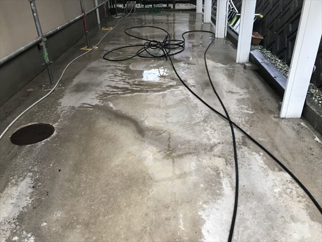 駐車場の洗浄です