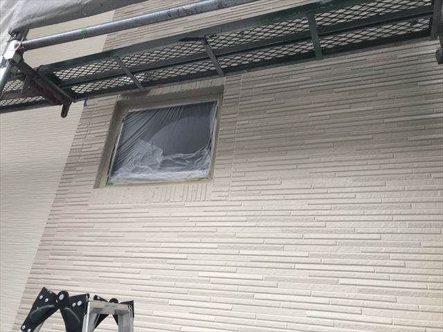 外壁の上塗り、完了です